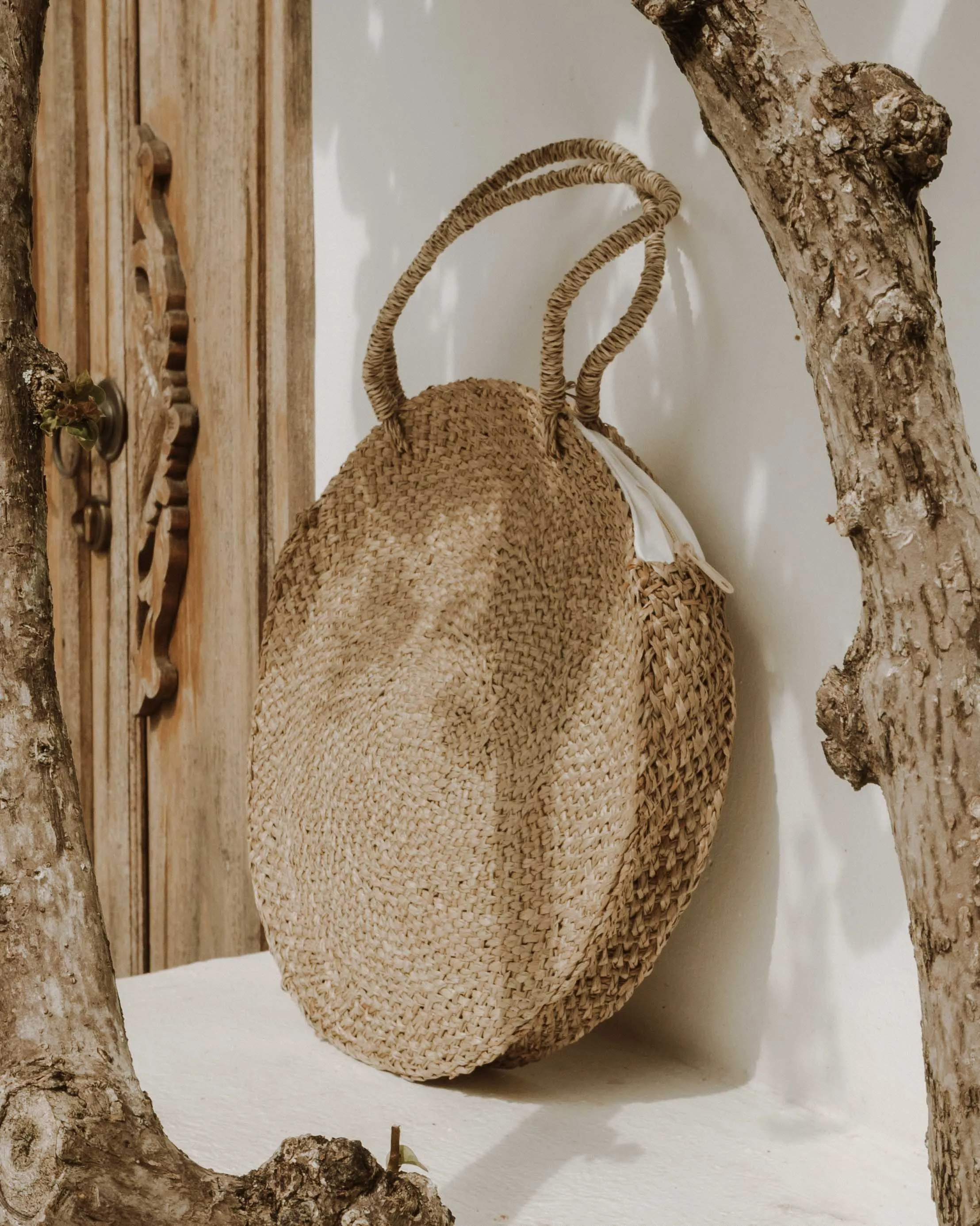 Round Grass Beach Tote Natural